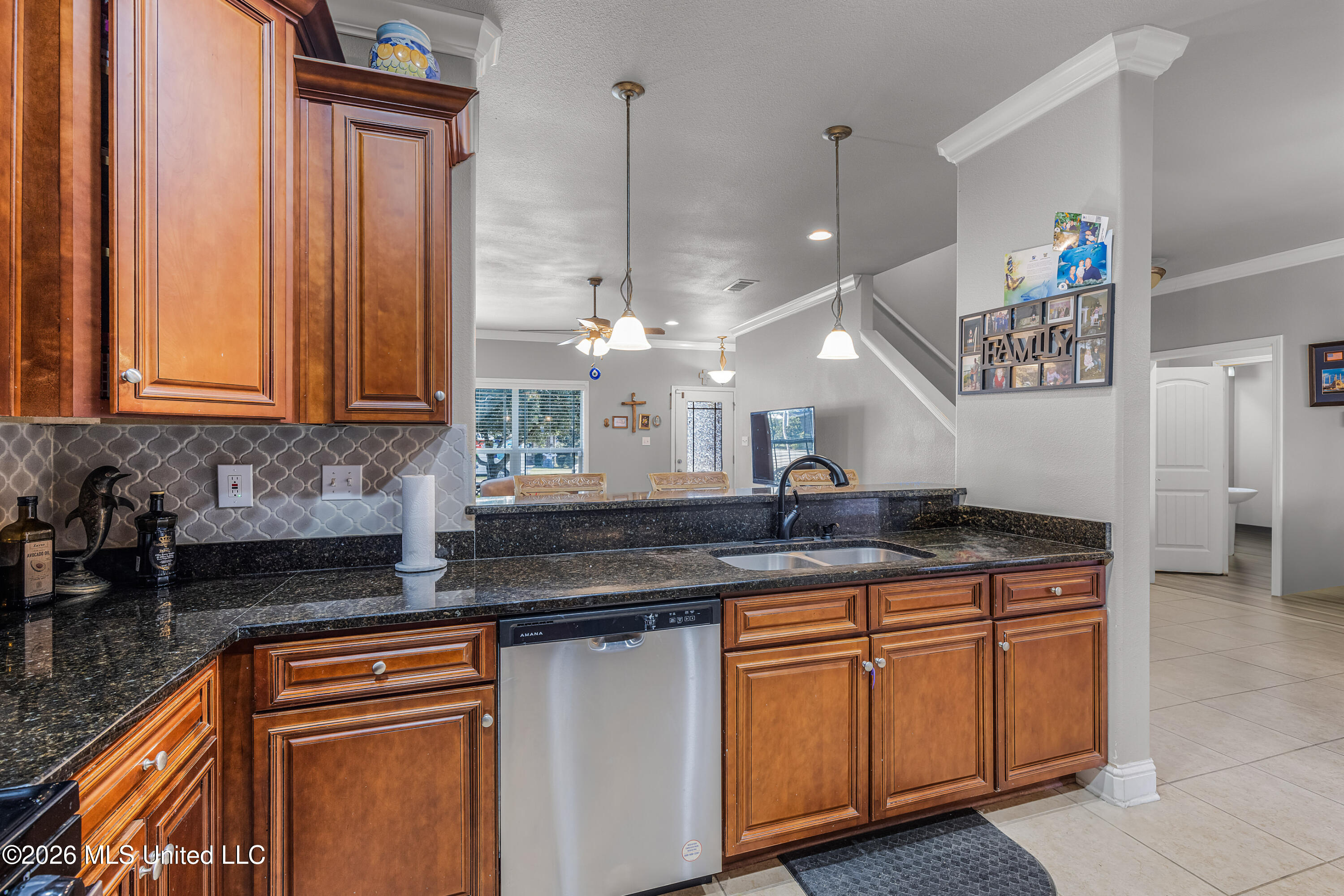 429 Tuscano Lane Biloxi, MS 39531 - Photo 9 of 27 429TuscanoLn-16