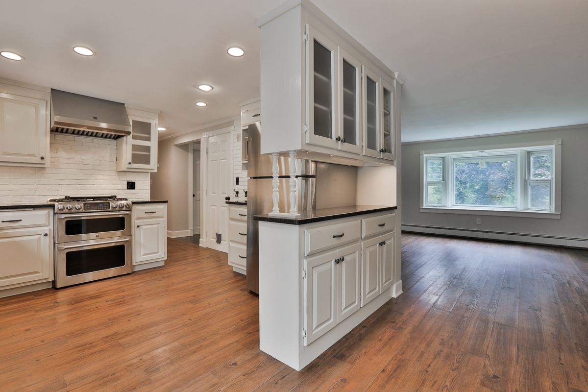 8 Woodridge Road Hampstead, NH 03826 - Photo 14 of 40