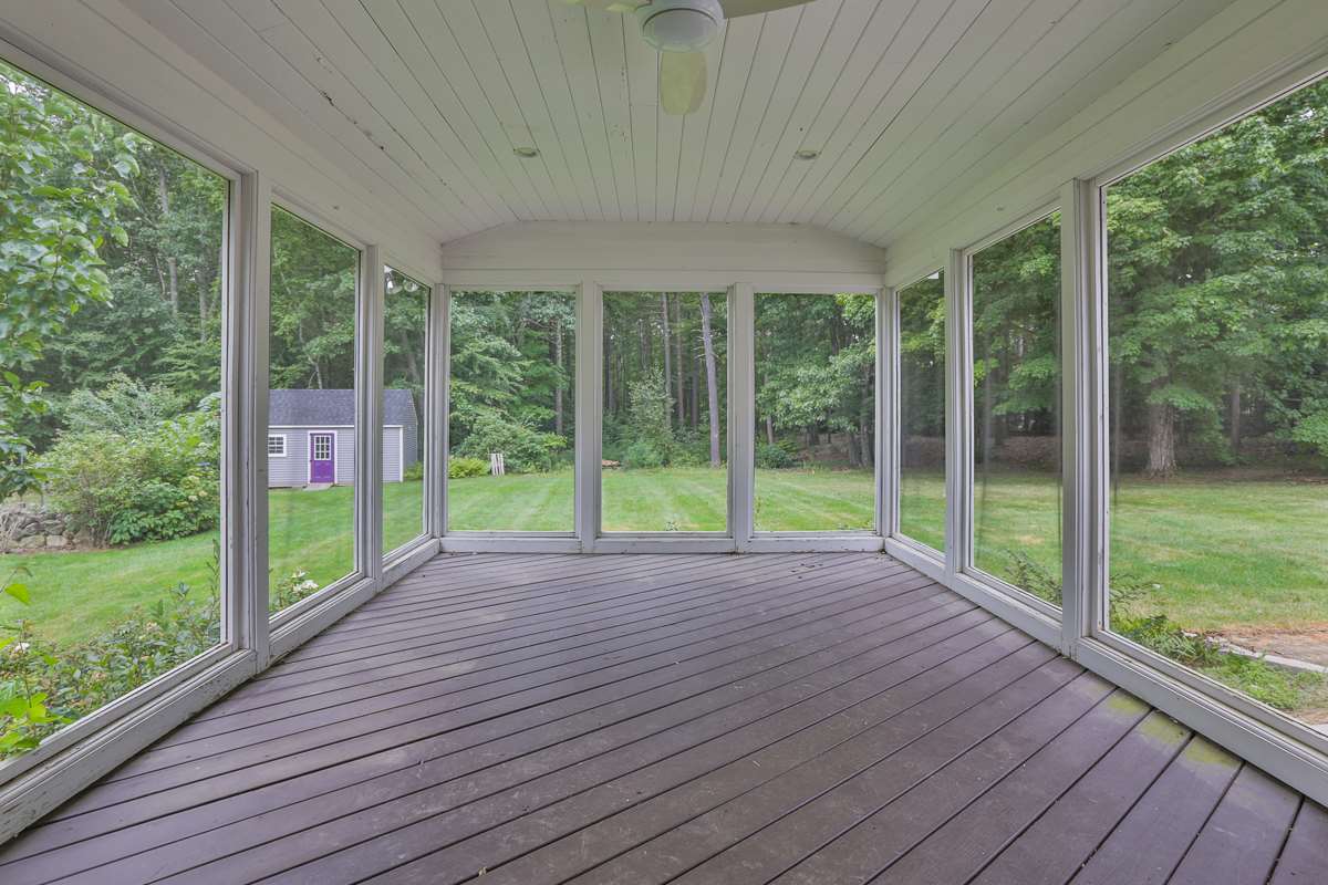 8 Woodridge Road Hampstead, NH 03826 - Photo 29 of 40