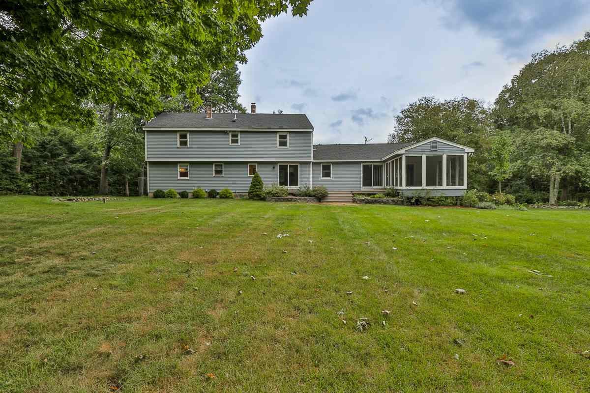 8 Woodridge Road Hampstead, NH 03826 - Photo 6 of 40