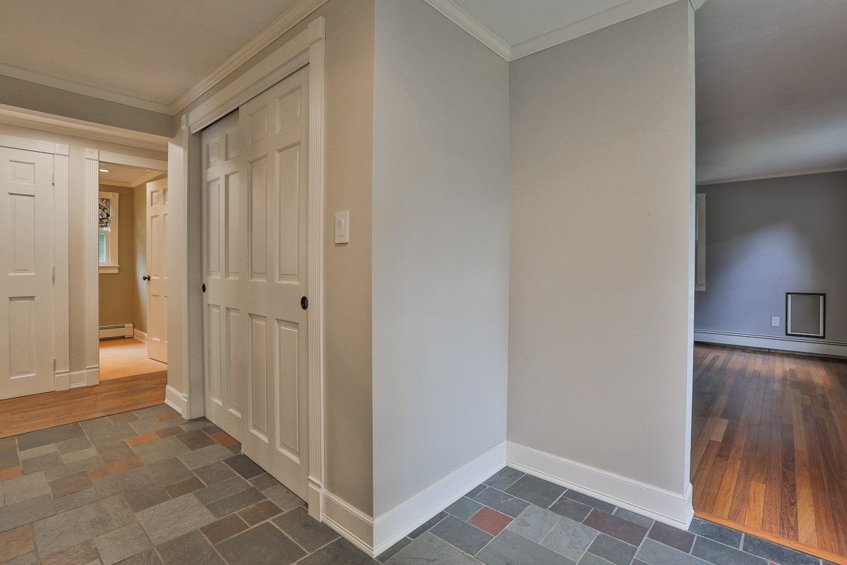 8 Woodridge Road Hampstead, NH 03826 - Photo 9 of 40
