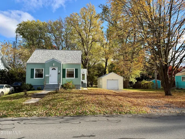 $259,900 | 150 Gifford Road, Schenectady, NY 12304