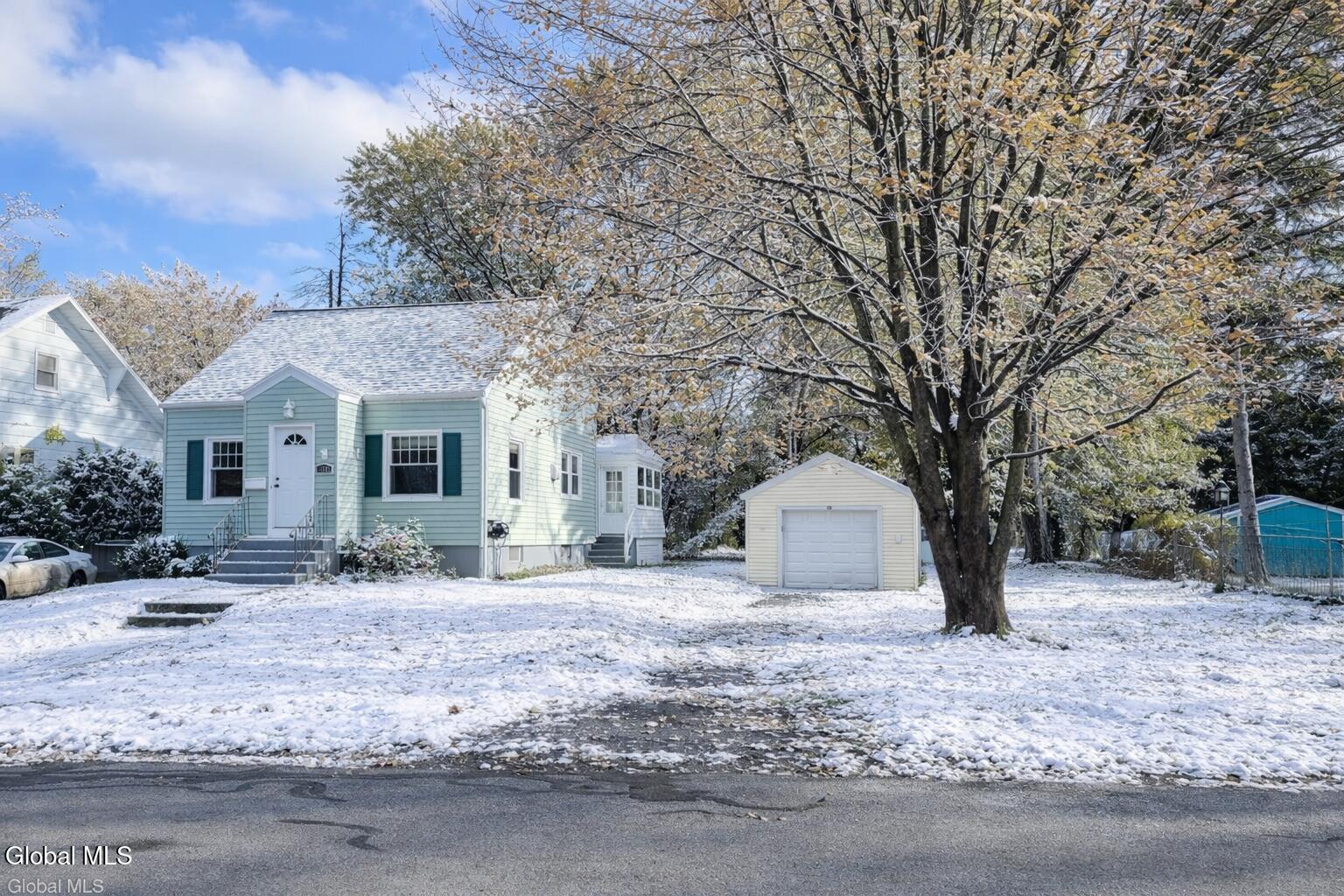 150 Gifford Road Schenectady, NY 12304 - Photo 4 of 32 3