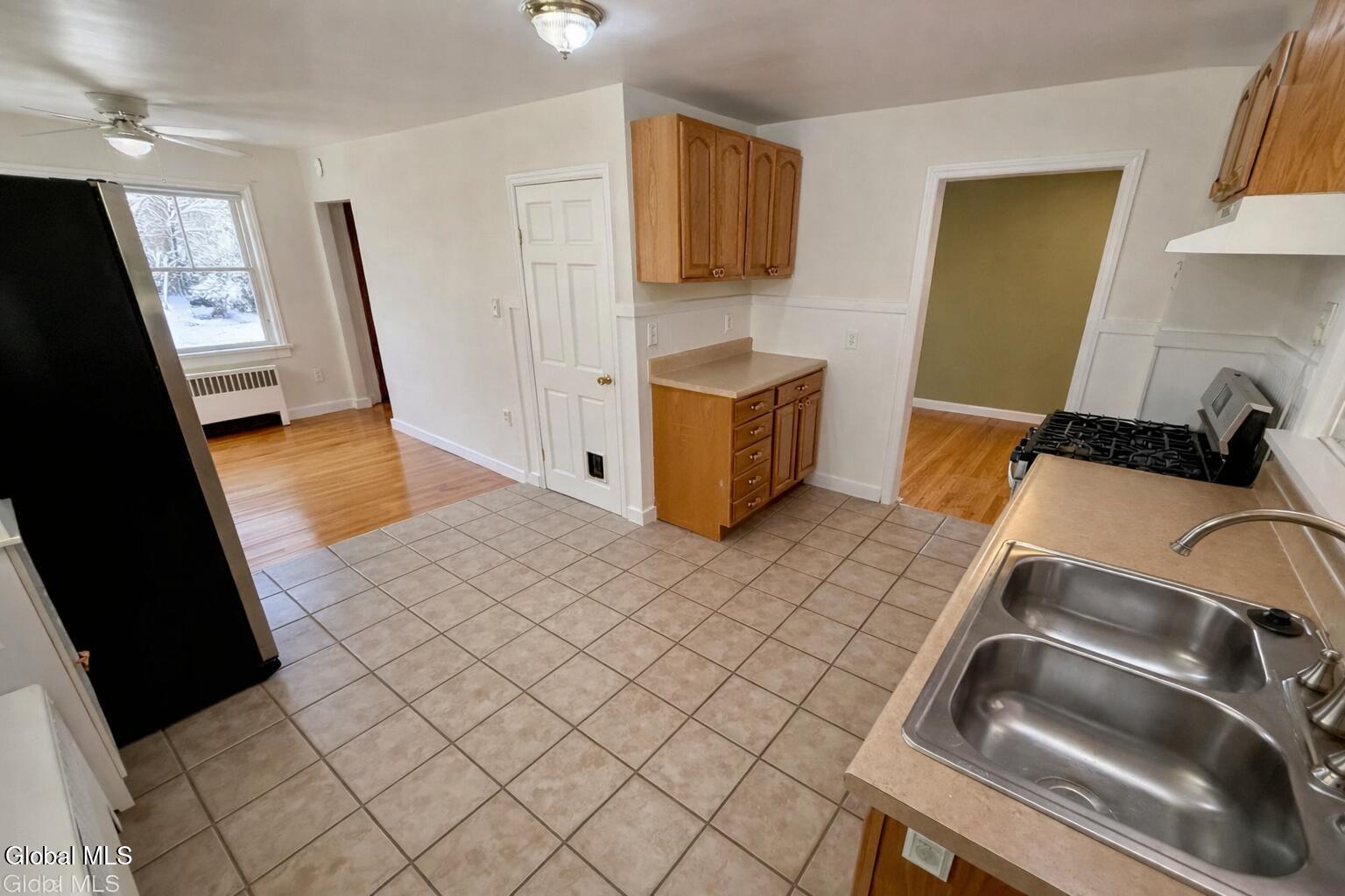 150 Gifford Road Schenectady, NY 12304 - Photo 10 of 32 9