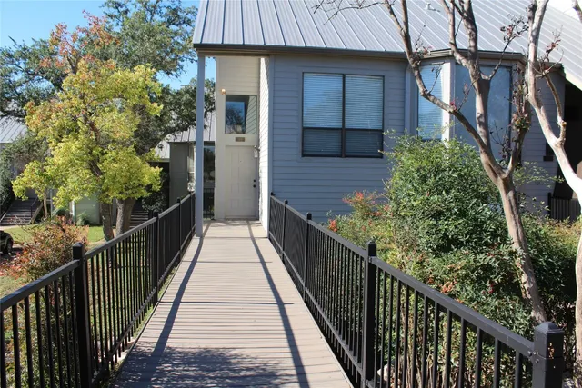 $2,300 | 108 World Of Tennis Square, Unit 108C, Lakeway, TX 78738