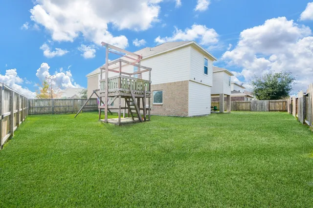 $2,950 | 9947 Valance Way, Conroe, TX 77385