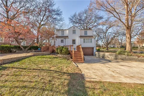 $519,000 | 6203 Morningside Drive, Kansas City, MO 64113