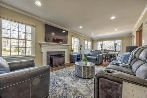 $519,000 | 6203 Morningside Drive, Kansas City, MO 64113