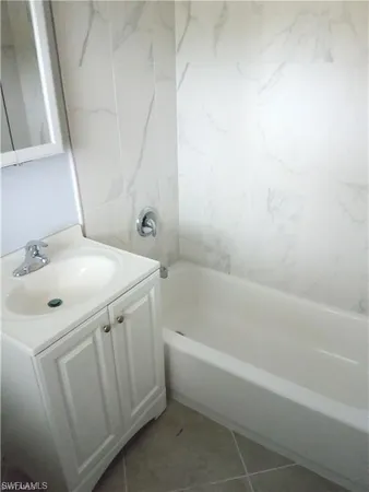 $1,800 | 1480 Green Valley Circle, Unit 204, Naples, FL 34104