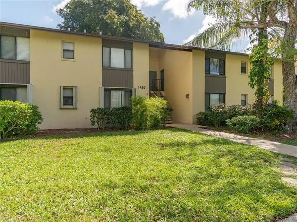 $1,800 | 1480 Green Valley Circle, Unit 204, Naples, FL 34104