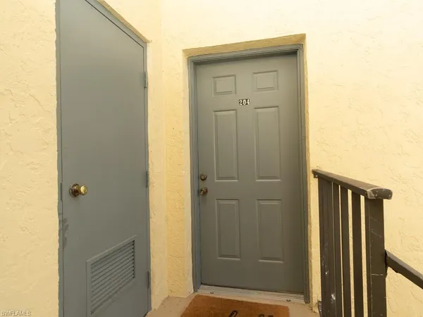 $1,800 | 1480 Green Valley Circle, Unit 204, Naples, FL 34104