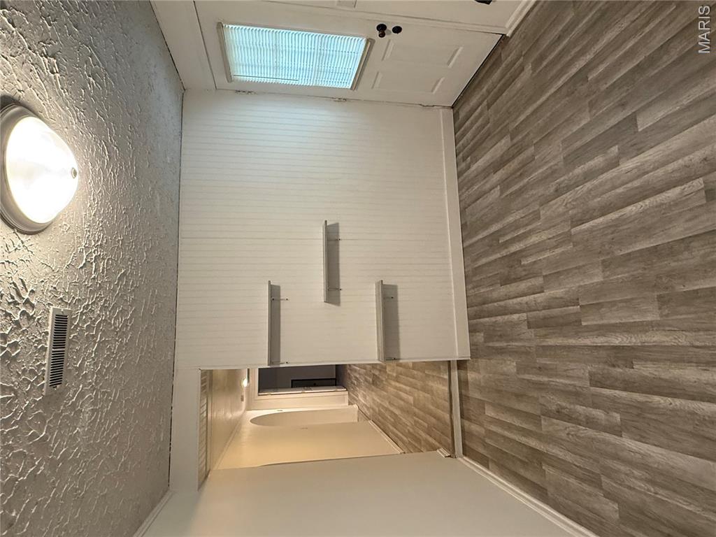 3053 West Grand Street Springfield, MO 65802 - Photo 12 of 35