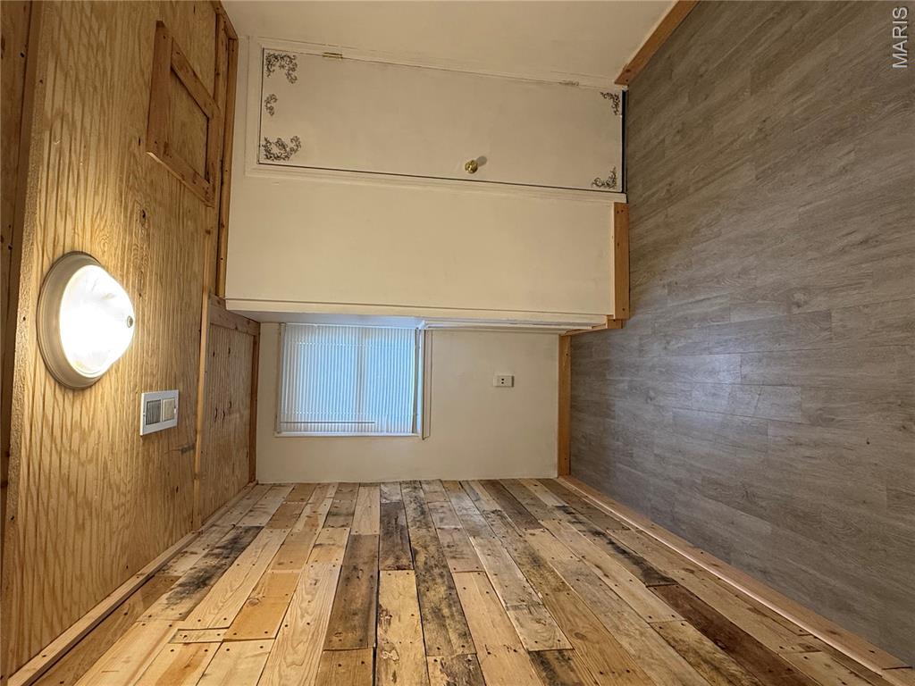 3053 West Grand Street Springfield, MO 65802 - Photo 13 of 35