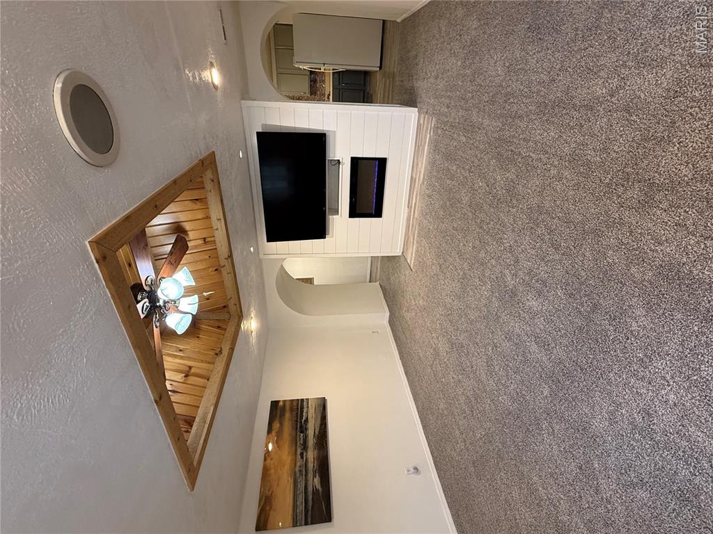 3053 West Grand Street Springfield, MO 65802 - Photo 3 of 35