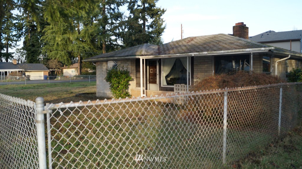 2732 Aberdeen Avenue Northeast Renton, WA 98056 - Photo 3 of 15 Gallery Image 3