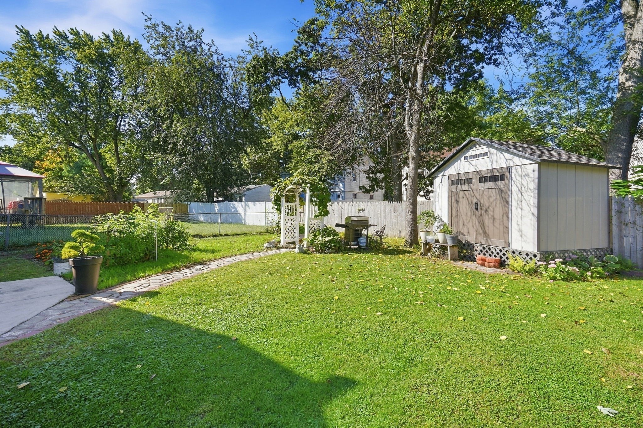 114 Hood Street Springfield, MA 01109 - Photo 26 of 34 Gallery Image 26