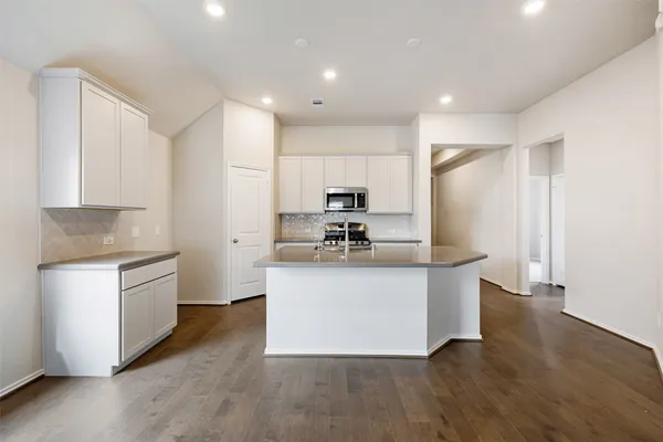 $2,325 | 2606 Prairie Star Lane, Conroe, TX 77385