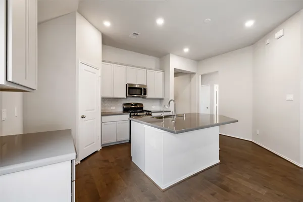 $2,325 | 2606 Prairie Star Lane, Conroe, TX 77385