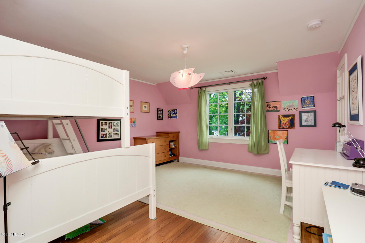 72 Summit Road Riverside, CT 06878 - Photo 17 of 33 72 Summit Rd Riverside CT-large-033-18-0