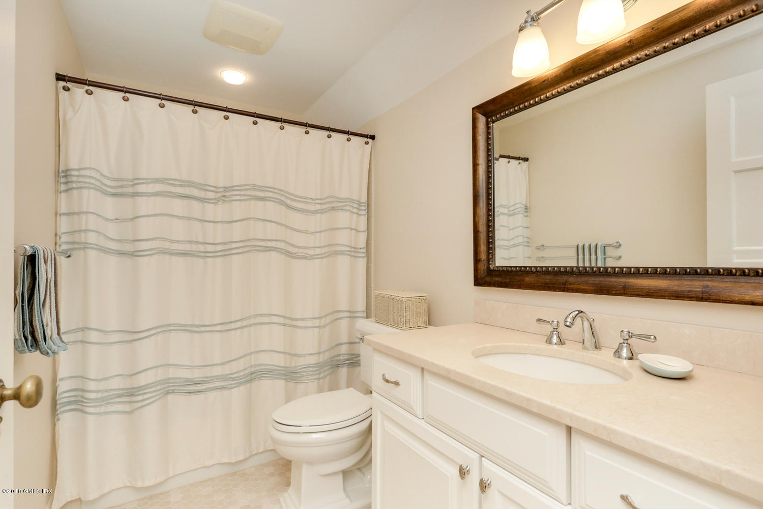 72 Summit Road Riverside, CT 06878 - Photo 22 of 33 72 Summit Rd Riverside CT-large-034-32-0