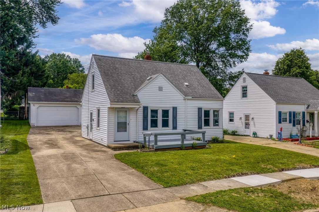 2376 Harding Road Cuyahoga Falls, OH 44223 - Photo 2 of 25