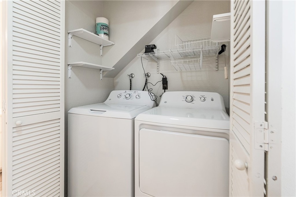 7088 Seville Way Riverside, CA 92506 - Photo 19 of 75