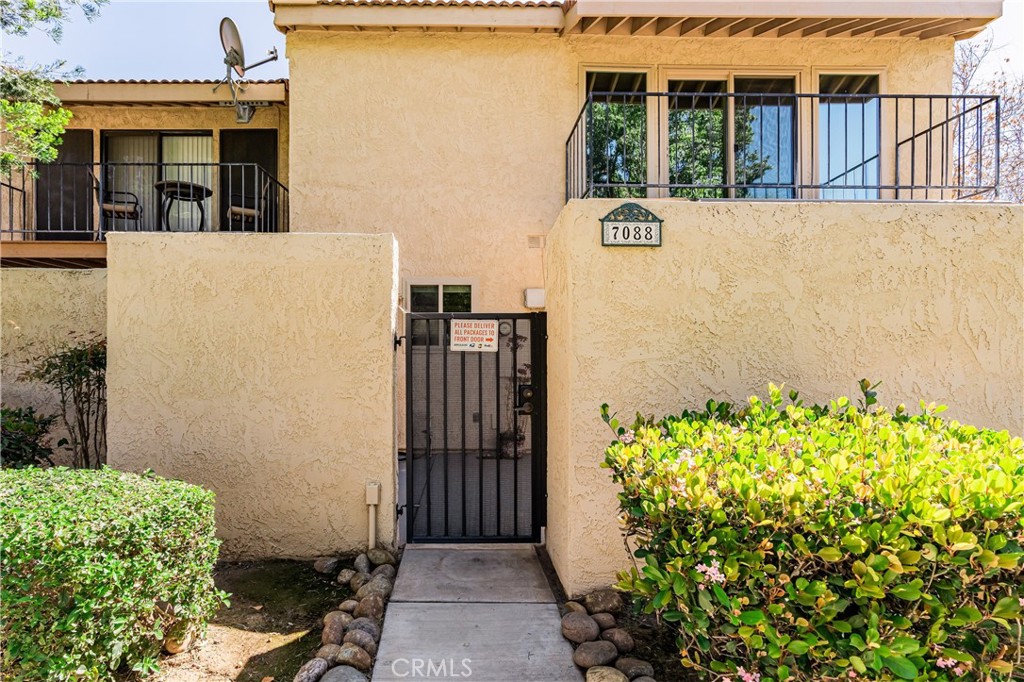 7088 Seville Way Riverside, CA 92506 - Photo 2 of 75