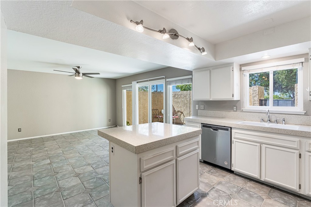 7088 Seville Way Riverside, CA 92506 - Photo 26 of 75