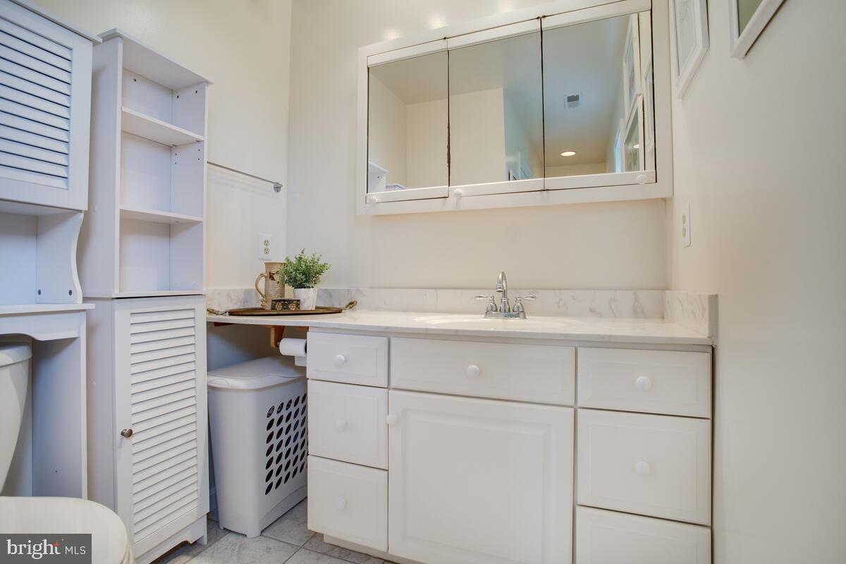 5025 Kings Road St. Leonard, MD 20685 - Photo 33 of 62 Hall bath
