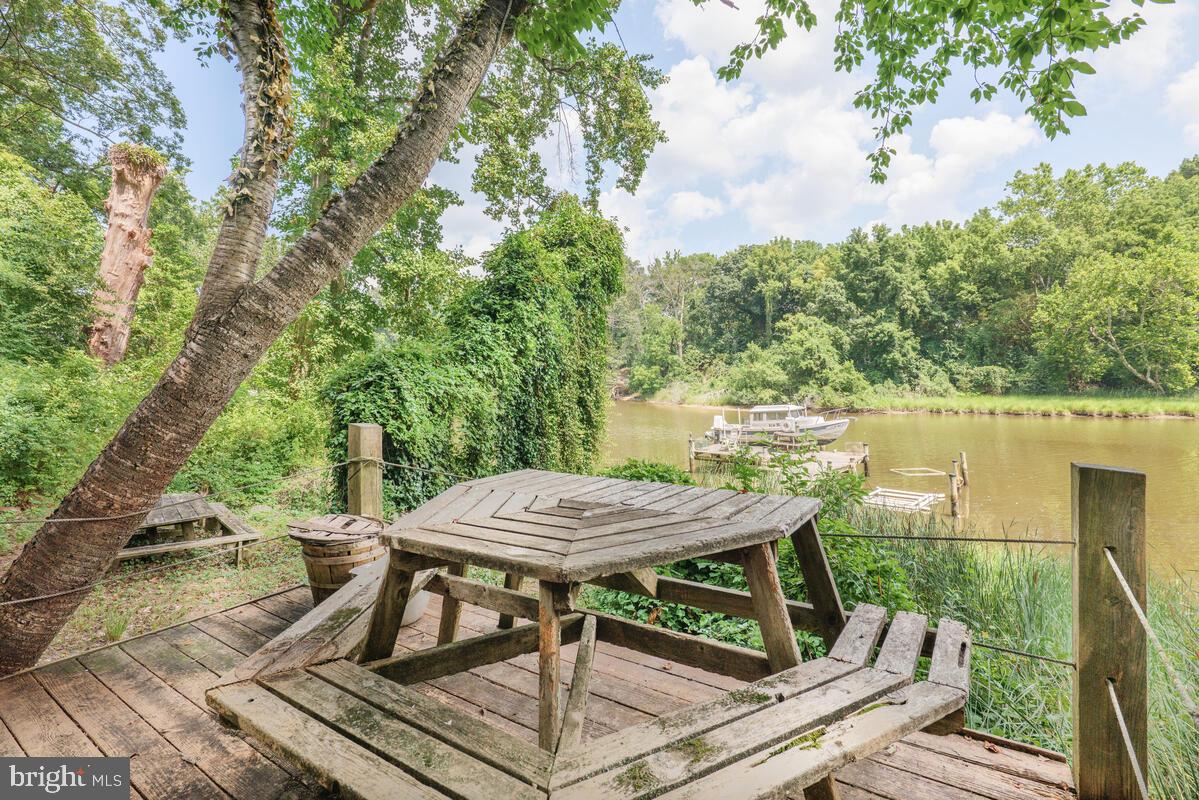 5025 Kings Road St. Leonard, MD 20685 - Photo 50 of 62 Great place for eating your crabs beside your pier
