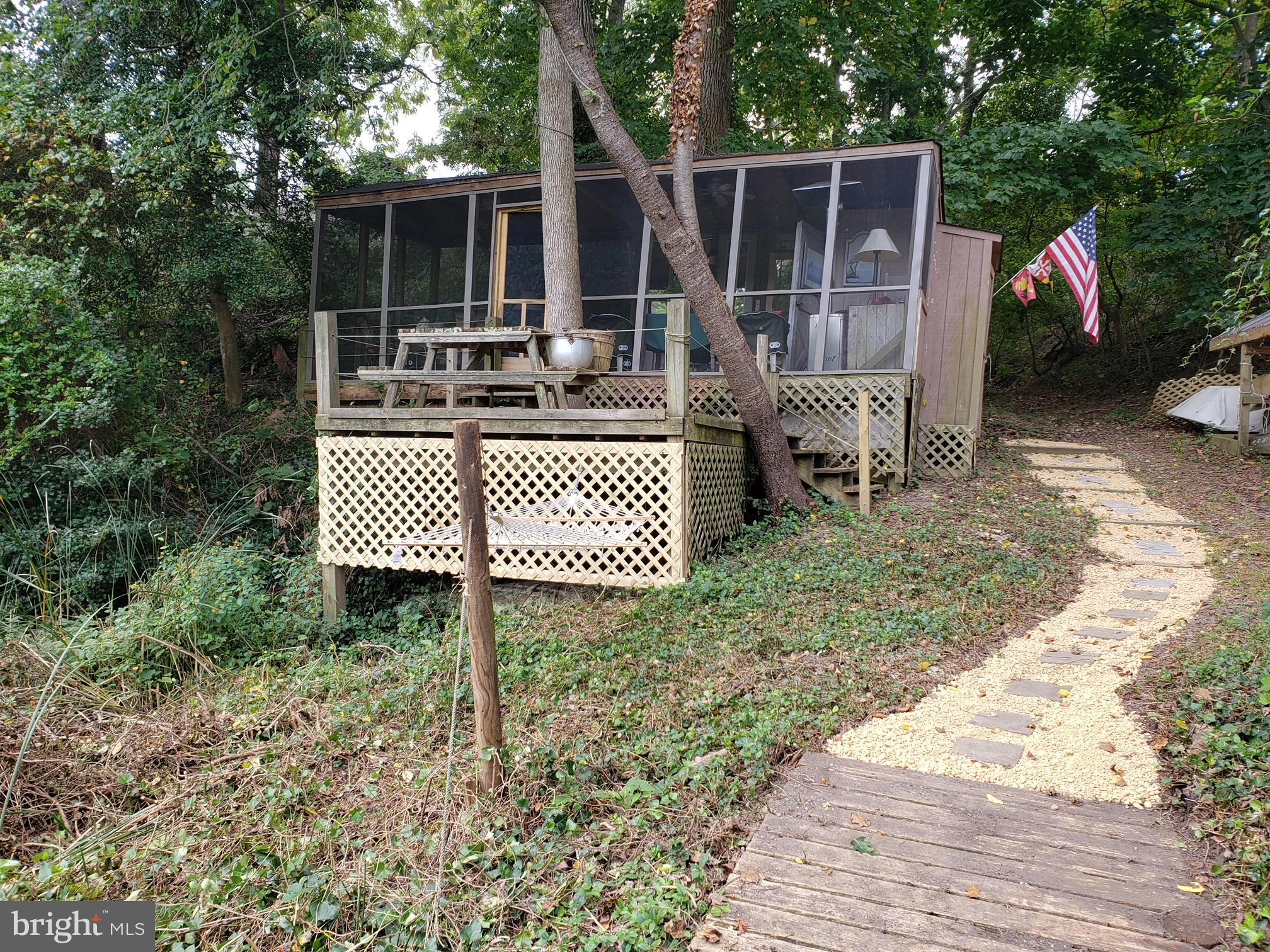 5025 Kings Road St. Leonard, MD 20685 - Photo 8 of 62 A very rare gem...Screened bldg at waters edge!!