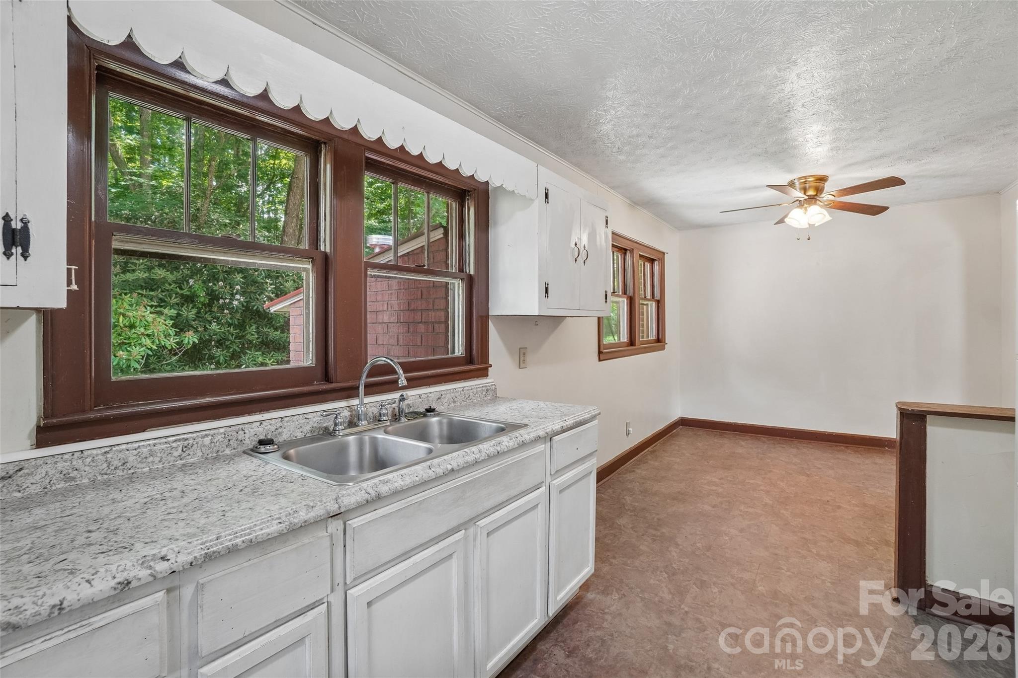 611 Reeves Cove Road Candler, NC 28715 - Photo 9 of 44