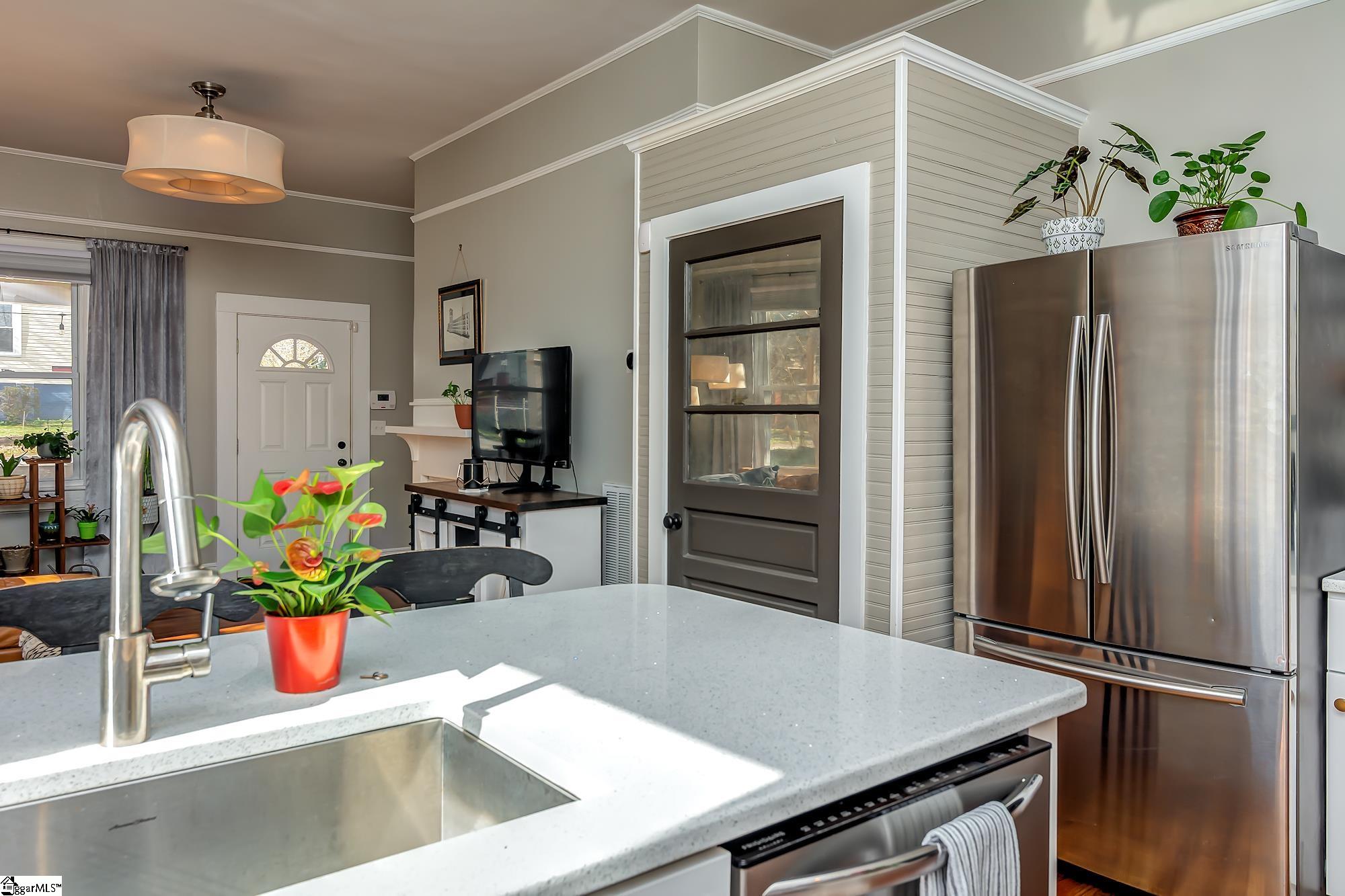 252 Reeves Street Greenville, SC 29605 - Photo 14 of 36 Gallery Image 14