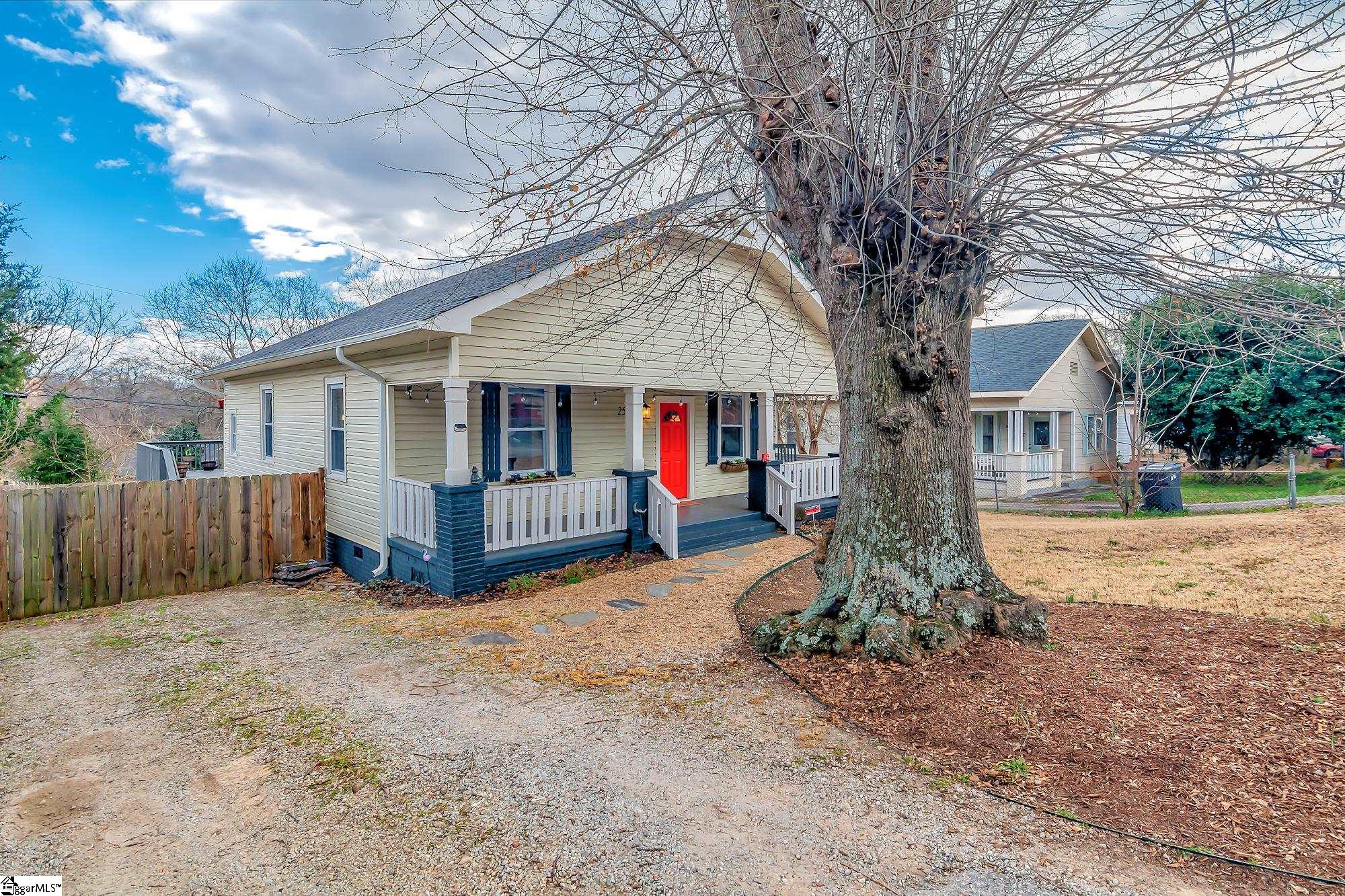 252 Reeves Street Greenville, SC 29605 - Photo 3 of 36 Gallery Image 3