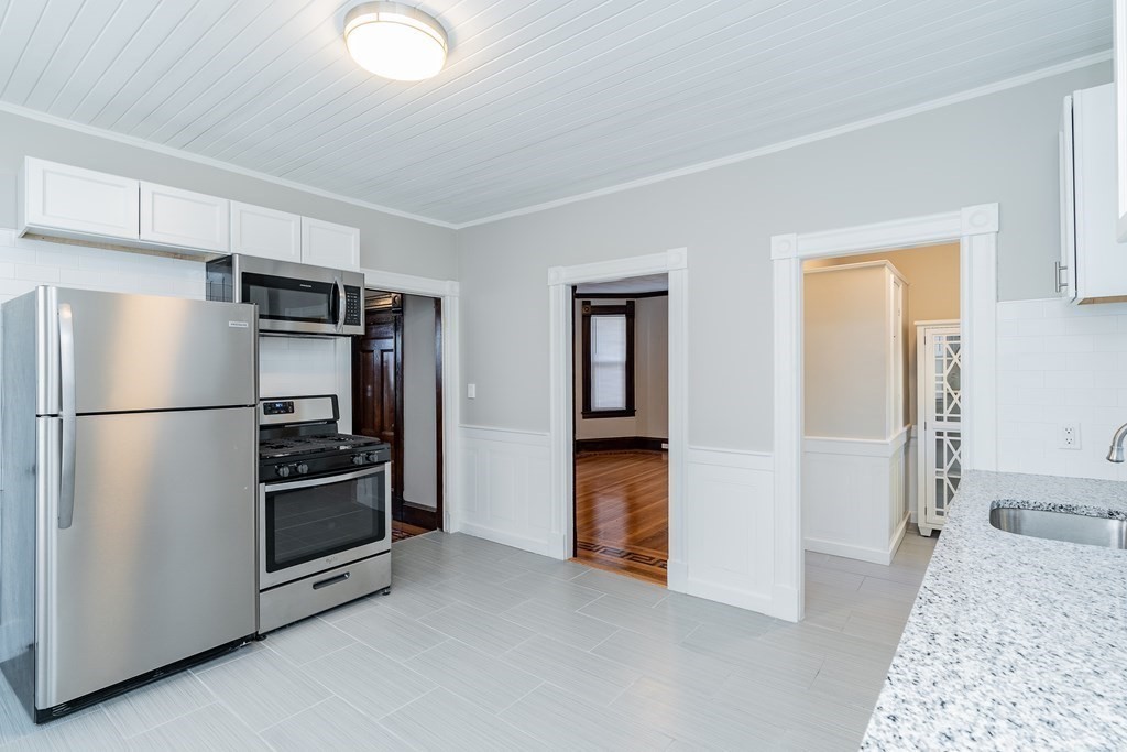 72 Mapledell Street Springfield, MA 01109 - Photo 6 of 19 Gallery Image 6