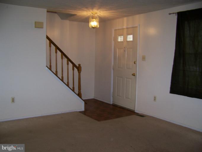 14550 Farmcrest Place Silver Spring, MD 20905 - Photo 1 of 25 Living Room