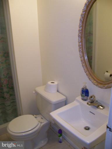 14550 Farmcrest Place Silver Spring, MD 20905 - Photo 17 of 25 Full bathroom in Bedroom(Master)