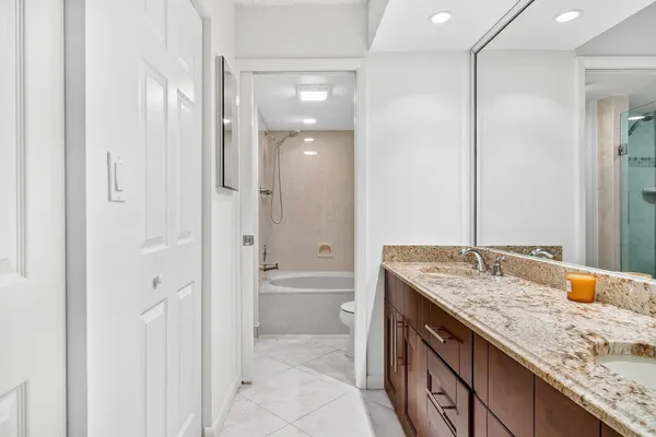 $195,000 | 5021 Oakhill Lane, Unit 115, Delray Beach, FL 33484