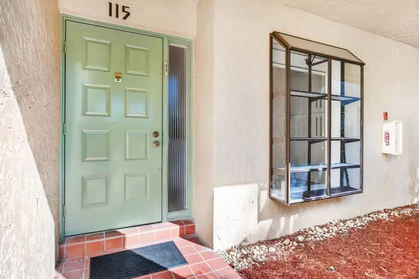 $195,000 | 5021 Oakhill Lane, Unit 115, Delray Beach, FL 33484