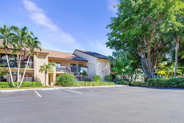 $195,000 | 5021 Oakhill Lane, Unit 115, Delray Beach, FL 33484