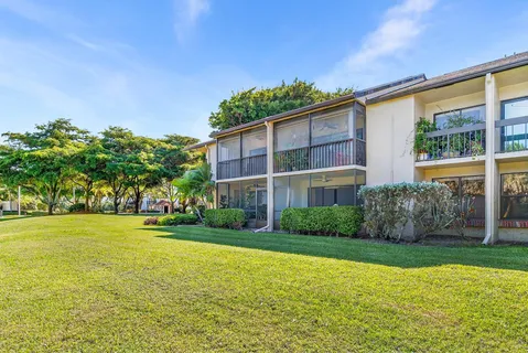 $235,000 | 5021 Oakhill Lane, Unit 115, Delray Beach, FL 33484