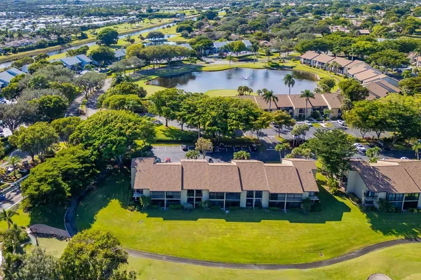 $195,000 | 5021 Oakhill Lane, Unit 115, Delray Beach, FL 33484