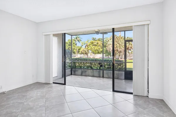 $195,000 | 5021 Oakhill Lane, Unit 115, Delray Beach, FL 33484