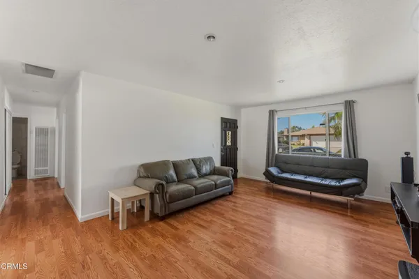 $699,000 | 510 Fairbourne Place, Oxnard, CA 93033