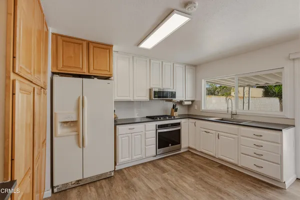 $699,000 | 510 Fairbourne Place, Oxnard, CA 93033