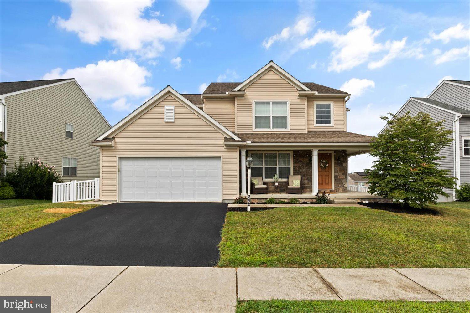 682 Hamaker Road Manheim, PA 17545 - Photo 2 of 41