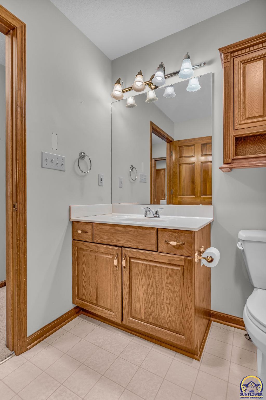 6400 Southwest Castle Lane Topeka, KS 66614 - Photo 18 of 36