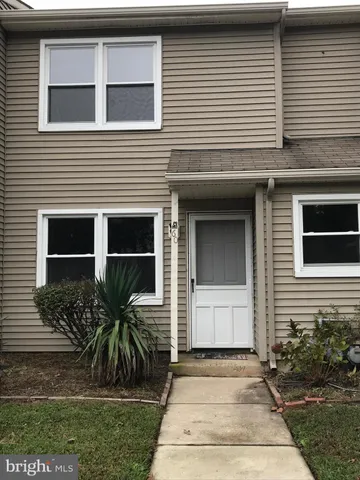 a front view of house with yard