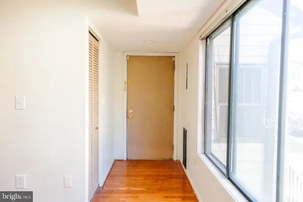 $163,000 | 9936 Hellingly Place, Unit 141, Montgomery Village, MD 20886
