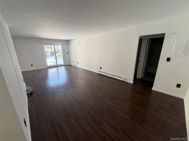 $1,950 | 17 Village Park Drive, Unit 1D, Fishkill, NY 12524